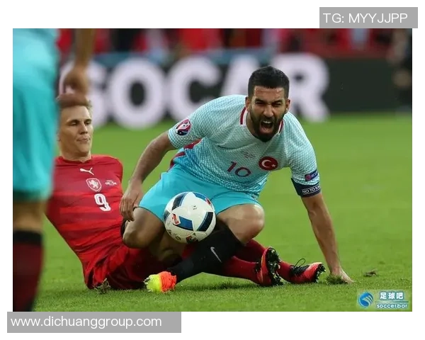 足球球星大腿模具打造技术揭秘 揭开体育装备背后的创新与工艺