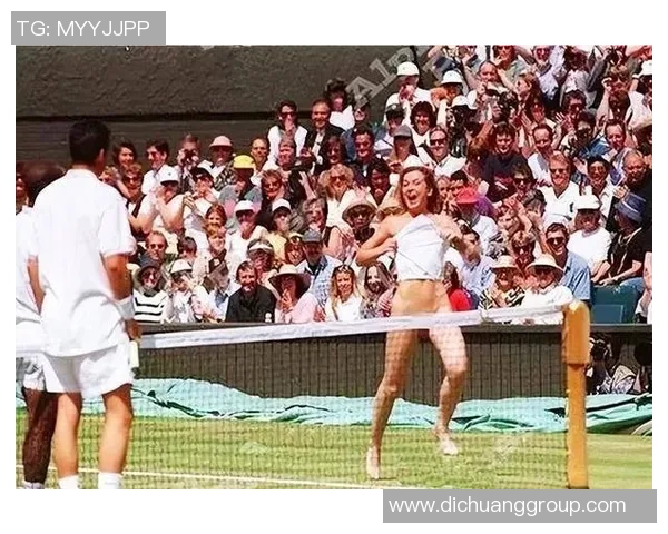 足球女博主走进球场背后 采访球星揭秘职业生涯与人生故事